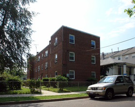 1412 Young St SE in Washington, DC - Building Photo - Building Photo