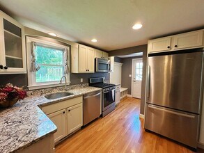 14 French Ave in Wayland, MA - Building Photo - Building Photo