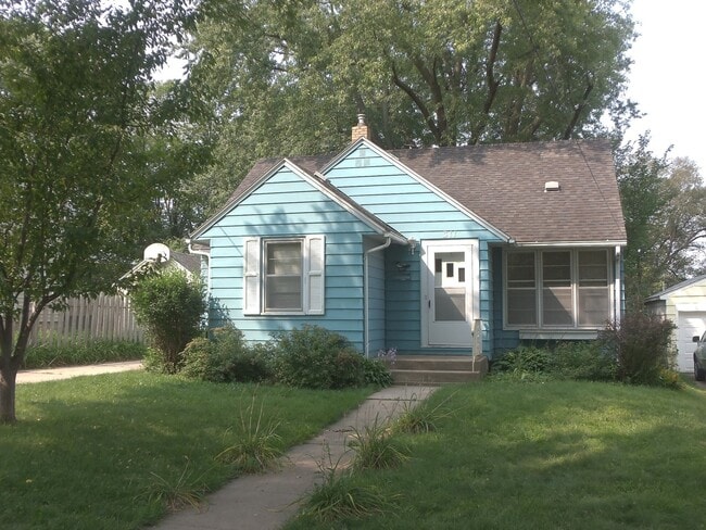 property at 311 16th Ave SW