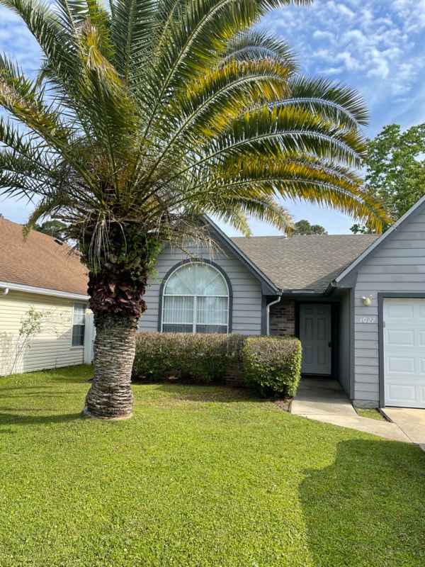 property at 3027 Yorktown Cir