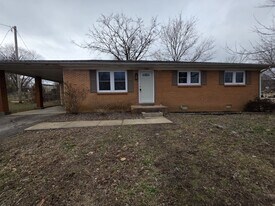 3701 Bahama Dr in Hopkinsville, KY - Building Photo