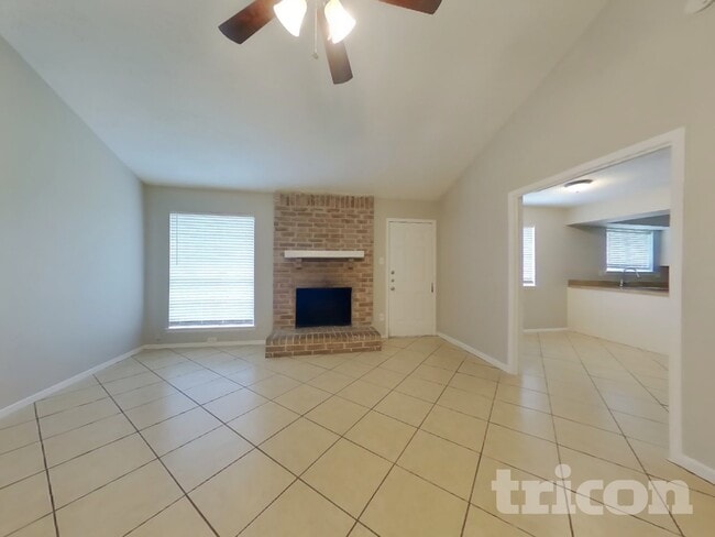 4523 Mossygate Dr in Spring, TX - Foto de edificio - Building Photo