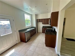 1760 1/2 N Las Palmas Avenue Unit in Los Angeles, CA - Foto de edificio - Building Photo