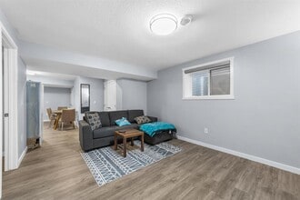 124 Savanna Dr NE in Calgary, AB - Building Photo - Building Photo