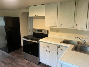 3502 Brodhead Rd in Monaca, PA - Building Photo - Building Photo