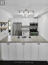 32 Michael Crescent in Barrie, ON - Building Photo - Building Photo