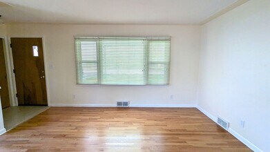 755 Oakmere Pl in Muskegon, MI - Building Photo - Building Photo