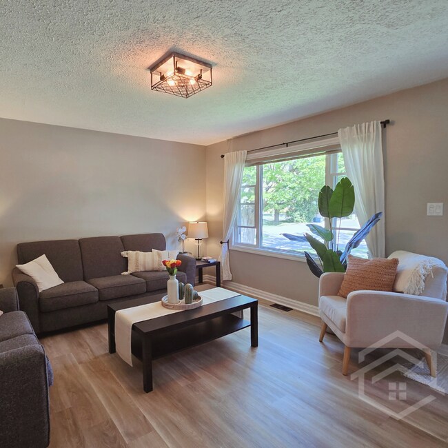 Charming 2+1 Bedroom in Norwich !! in Norwich, ON - Building Photo - Building Photo