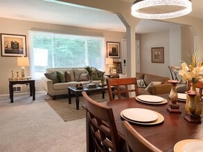 2451 Glenrock Dr in Decatur, GA - Building Photo - Building Photo