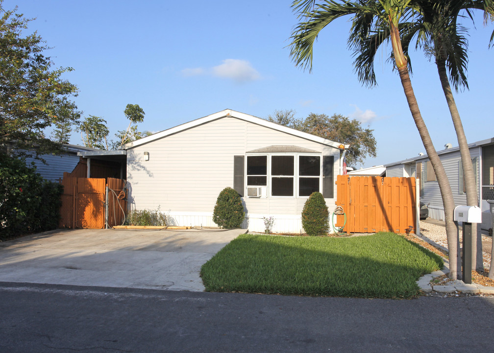 Park Ridge West Mobile Home Park in Pompano Beach, FL - Building Photo