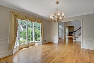 34 Woodmere Dr in Summit, NJ - Building Photo - Building Photo