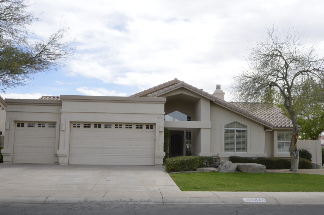 1943 E Calle Monte Vista in Tempe, AZ - Foto de edificio