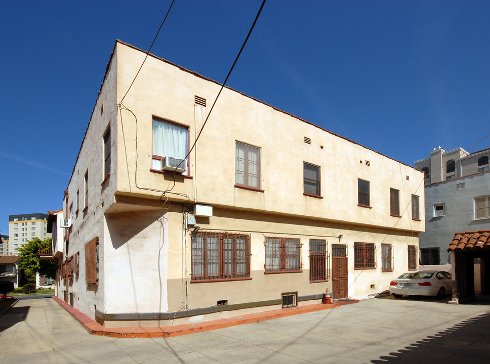 358 S Cochran Ave in Los Angeles, CA - Foto de edificio