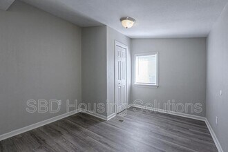 118 N Hawthorne Ave in Independence, MO - Building Photo - Building Photo