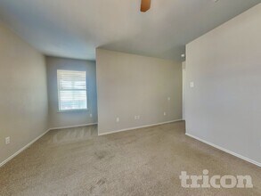 294 Pigeonberry Pass in Buda, TX - Foto de edificio - Building Photo