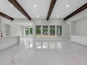 887 Rd 660 in Dayton, TX - Foto de edificio - Building Photo