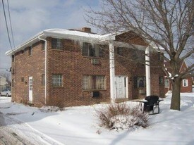 3704-3710 S Chicago Ave in South Milwaukee, WI - Building Photo