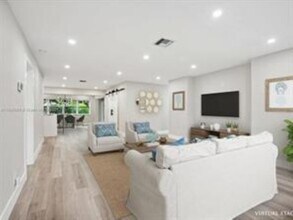 2932 NW 8th Ave in Wilton Manors, FL - Building Photo - Building Photo