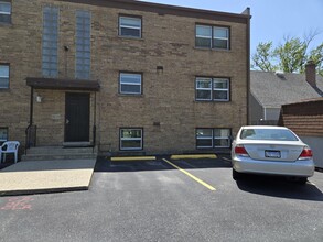 209 Kimbell Ave, Unit 1B in Elmhurst, IL - Building Photo - Building Photo