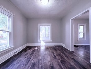 1427 W 2nd St in Waterloo, IA - Building Photo - Building Photo