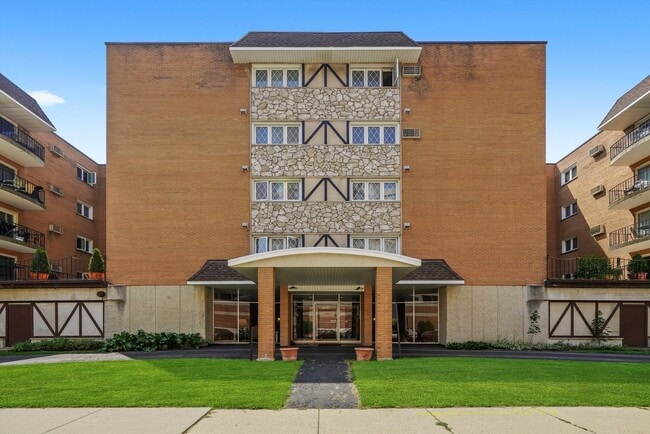 property at 1633 River St