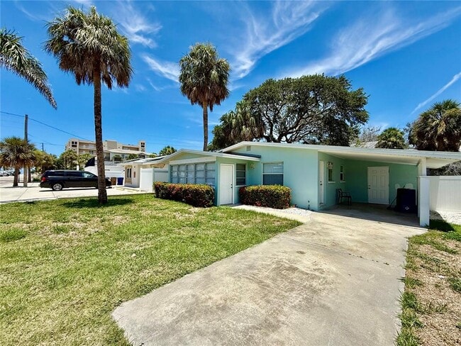 104 15th Ave in Indian Rocks Beach, FL - Building Photo - Building Photo
