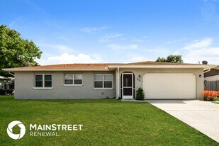916 SE 18th St in Cape Coral, FL - Building Photo