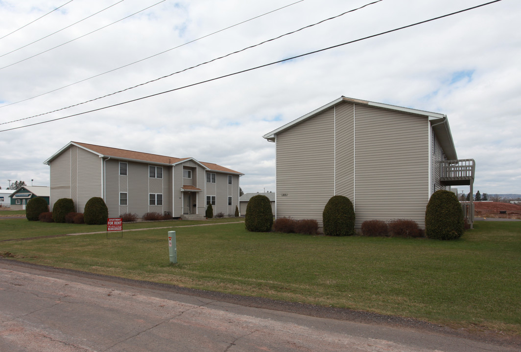 315-321 E St in Superior, WI - Building Photo