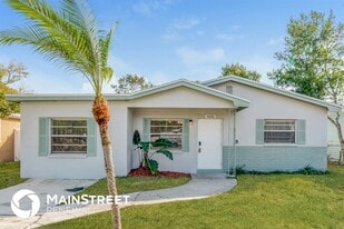 4626 20th Ave N in St. Petersburg, FL - Building Photo