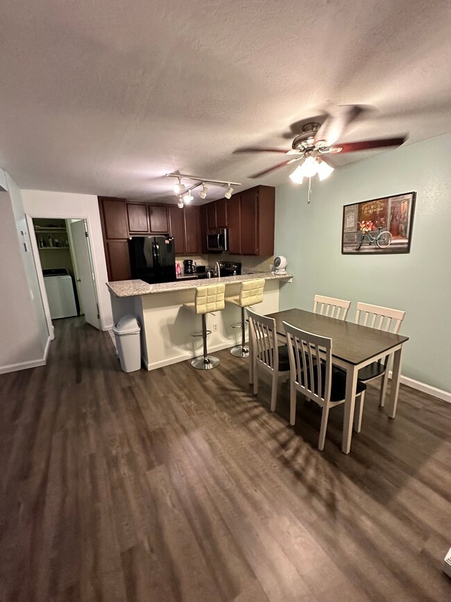 3571 Ruffin Rd, Unit 241 in San Diego, CA - Building Photo - Building Photo