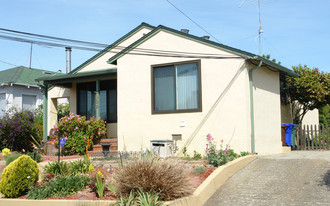 5639 Santa Cruz Ave in Richmond, CA - Building Photo