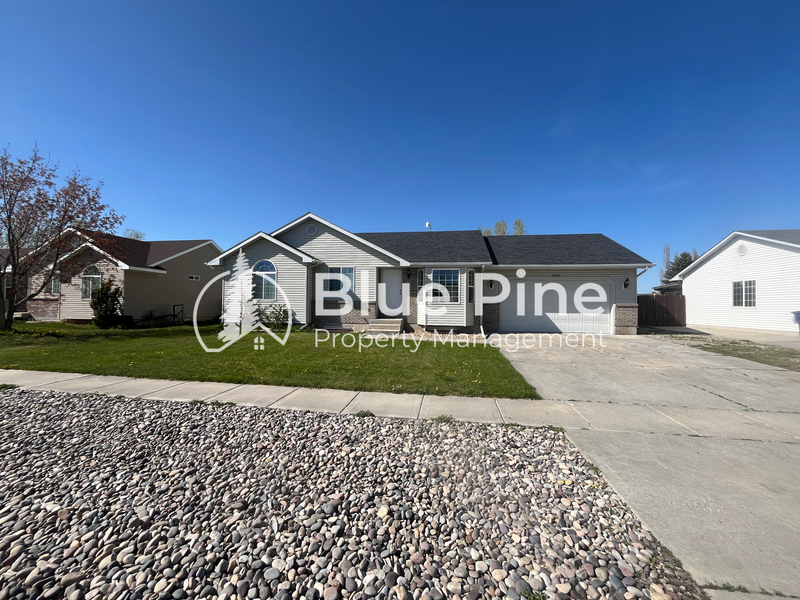 3829 E Lorna Ave in Idaho Falls, ID - Building Photo