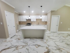 1306 N 9th St in Conroe, TX - Building Photo - Building Photo