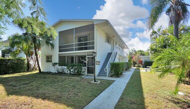 1964 NE 172nd St in North Miami Beach, FL - Building Photo - Building Photo