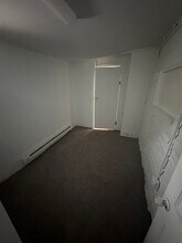 445 Croyden Rd in Upper Darby, PA - Building Photo - Building Photo