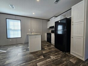 1053 Myakka Dr in North Fort Myers, FL - Building Photo - Building Photo