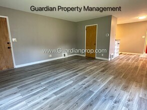 857-857 24th Ave SE in Minneapolis, MN - Building Photo - Building Photo