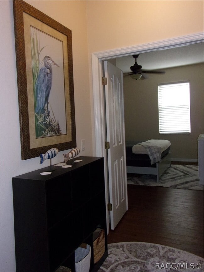 877 W Silver Meadow Loop