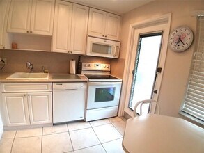 4700 Washington St in Hollywood, FL - Building Photo - Building Photo