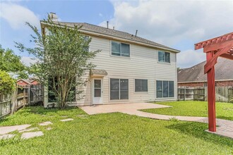 3418 Shadowfern Dr in Houston, TX - Foto de edificio - Building Photo