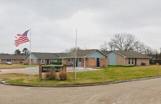 3301 Royal St in Baytown, TX - Building Photo