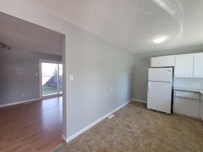 2531-2135 135 Ave NW in Edmonton, AB - Building Photo - Building Photo
