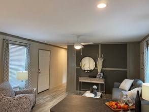 1176 Ironstone Ln in Mt. Pleasant, MI - Foto de edificio - Building Photo