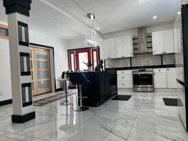 88 Randolph Rd in Worcester, MA - Building Photo