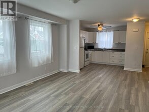 46 Sanford St in Barrie, ON - Building Photo - Building Photo