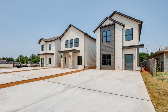 629 W 2nd St in Edmond, OK - Building Photo - Building Photo
