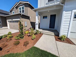 1320 SW Pendleton Way in Port Orchard, WA - Building Photo - Building Photo