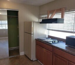 4728 Mendoza Ave, Unit Studio in San Jose, CA - Building Photo - Building Photo