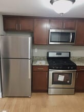 250 E Harbortown Dr, Unit 1006 in Detroit, MI - Building Photo - Building Photo