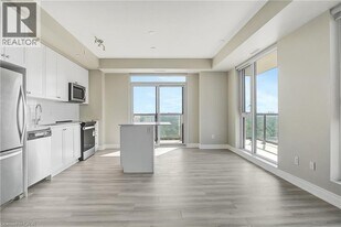 55 Duke St W in Kitchener, ON - Building Photo